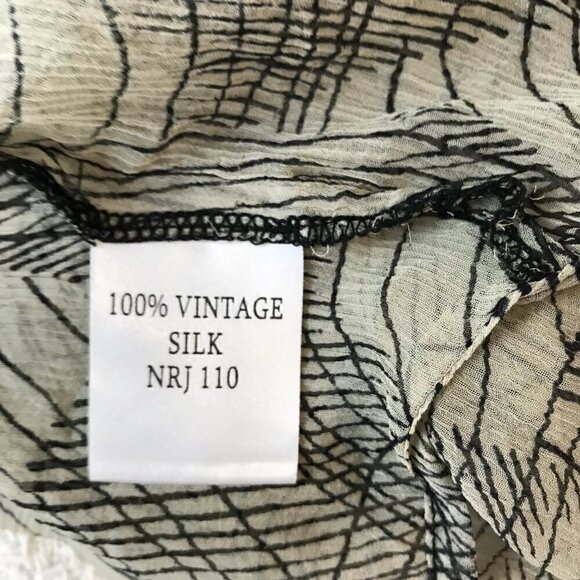 WINTER Kate !00% Vintage Silk Kimono Style Oversized Size XS - Picture 6 of 6